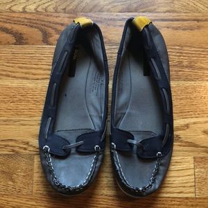 BDG grey/blue/yellow slip ons